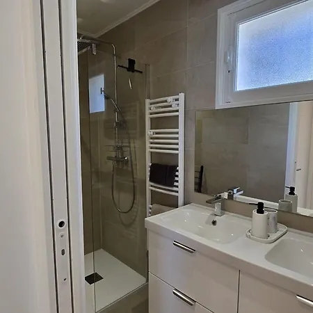 Vue Neuve 3754 * Les Issambres