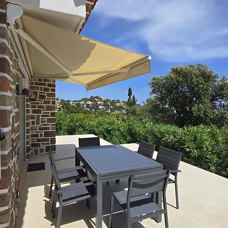 Vue Neuve 3754 * Les Issambres